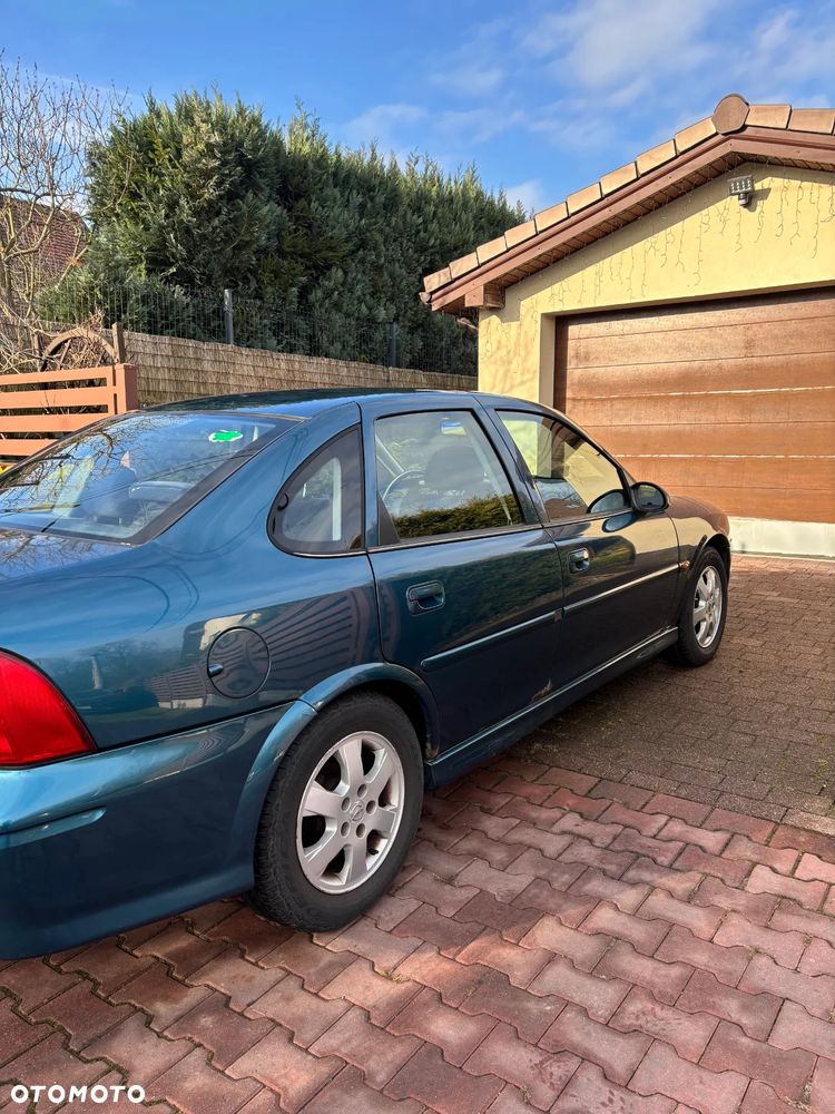 Opel Vectra 1.8 Base - 3