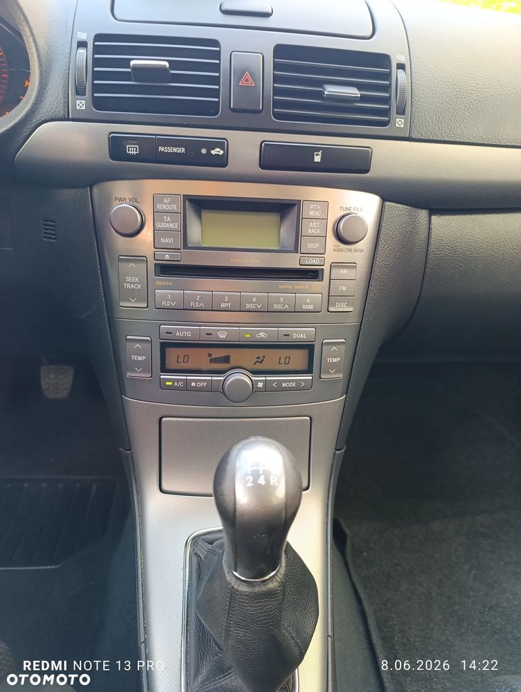 Toyota Avensis 1.8 VVT-i Combi - 17