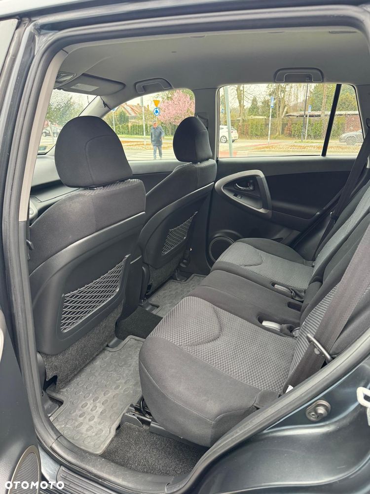 Toyota RAV4 2.0 VVT-i Sol - 21