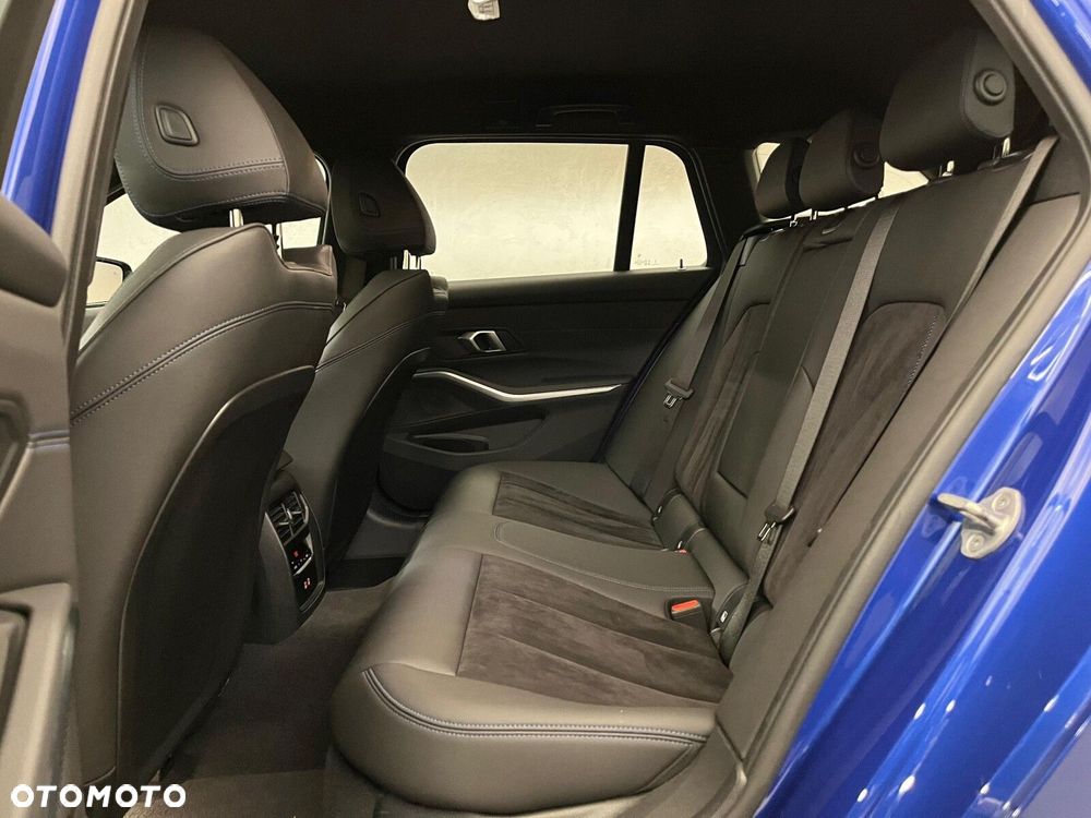 BMW Seria 3 320d xDrive mHEV M Sport - 31