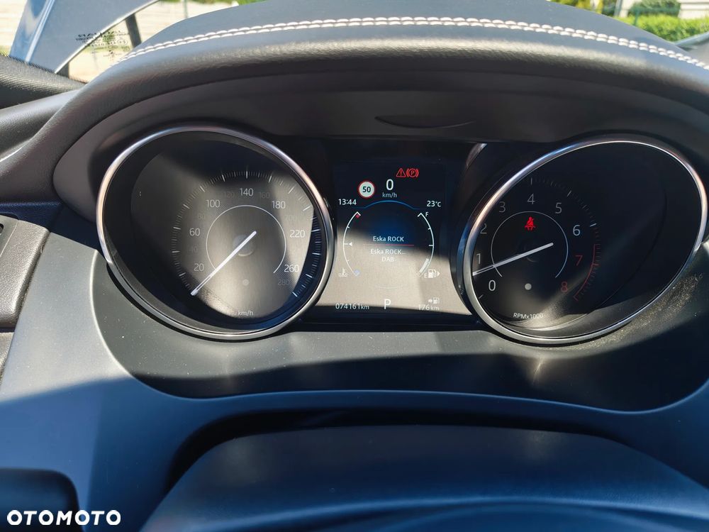 Jaguar E-Pace 2.0 P200 mHEV AWD R-Dynamic HSE - 13