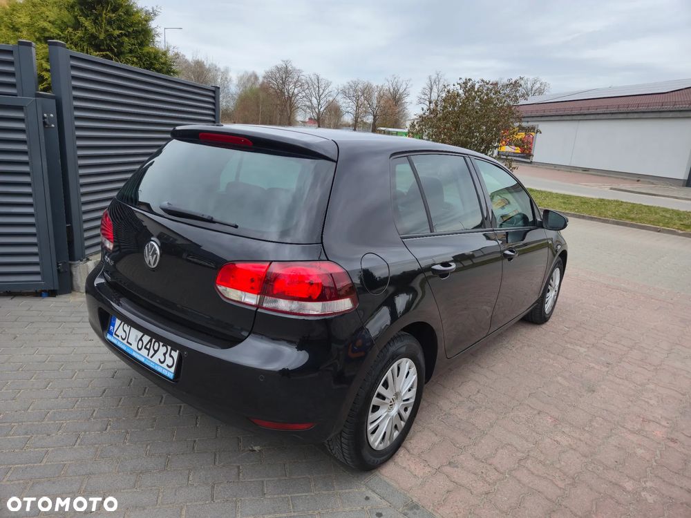 Volkswagen Golf - 6