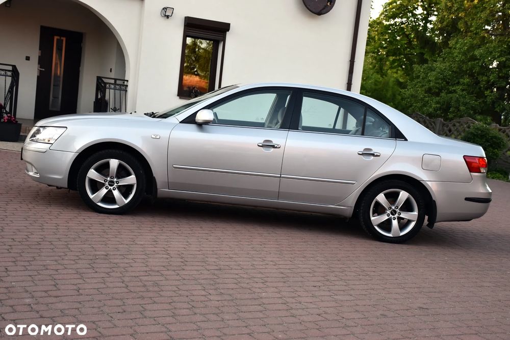 Hyundai Sonata - 11