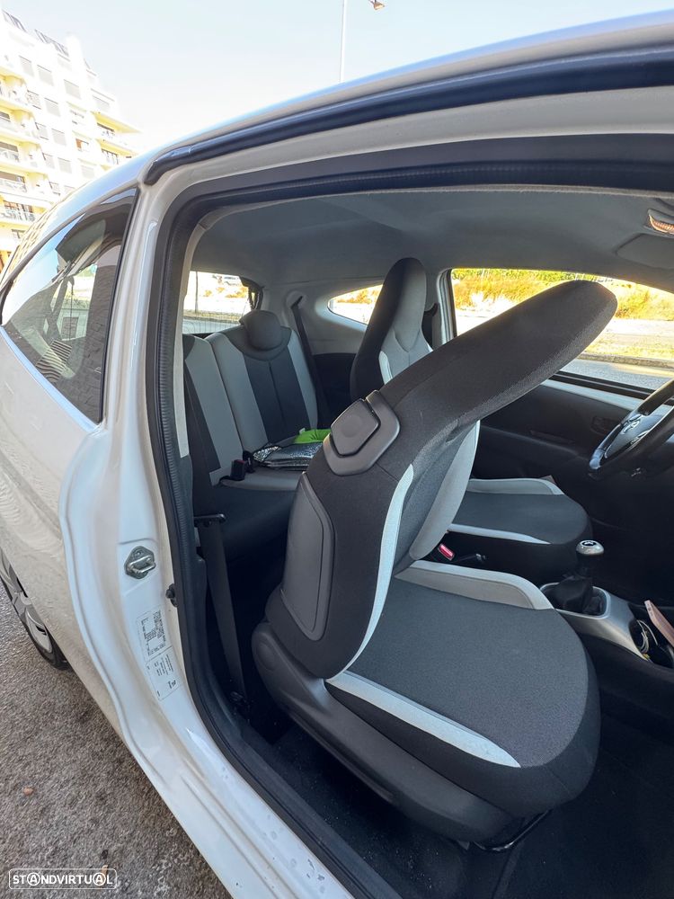 Toyota Aygo x - 9