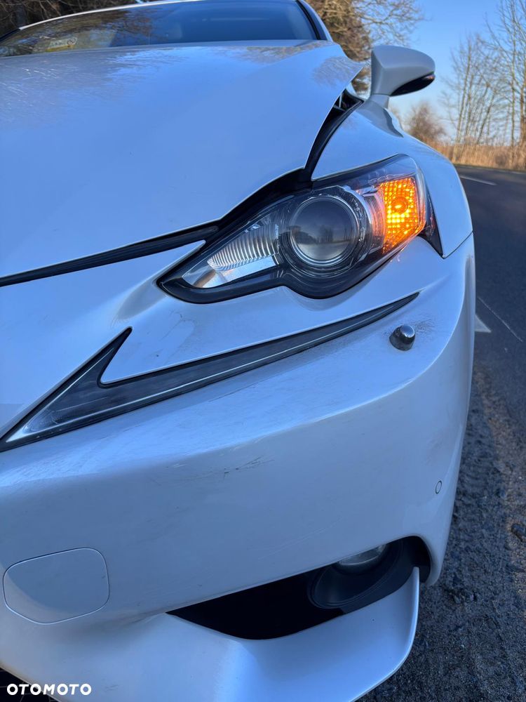 Lexus IS 200t Comfort - 11