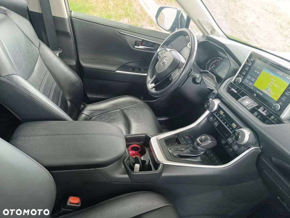 Toyota RAV4 - 8