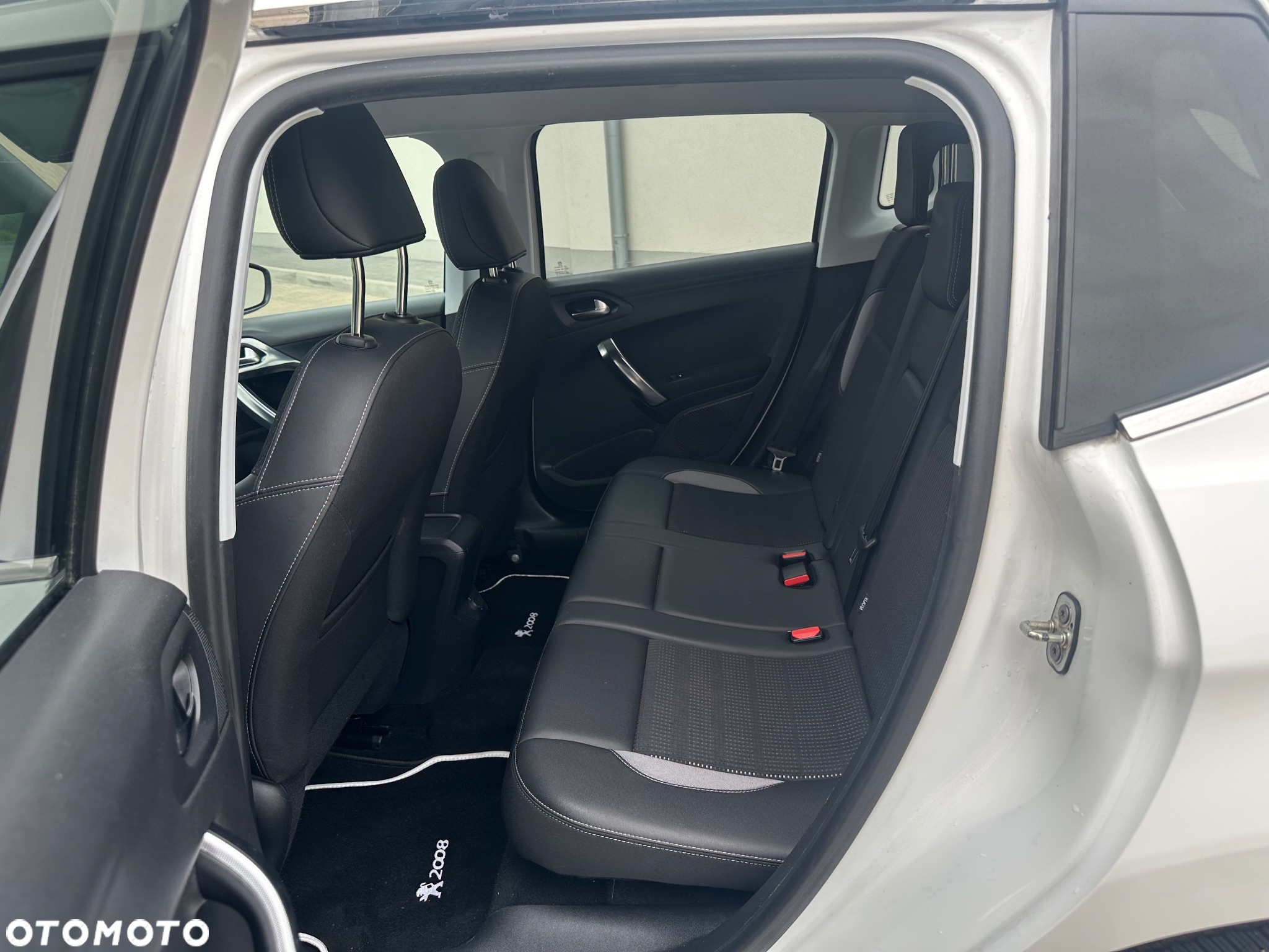 Peugeot 2008 BlueHDi FAP 120 STOP & START Allure - 20