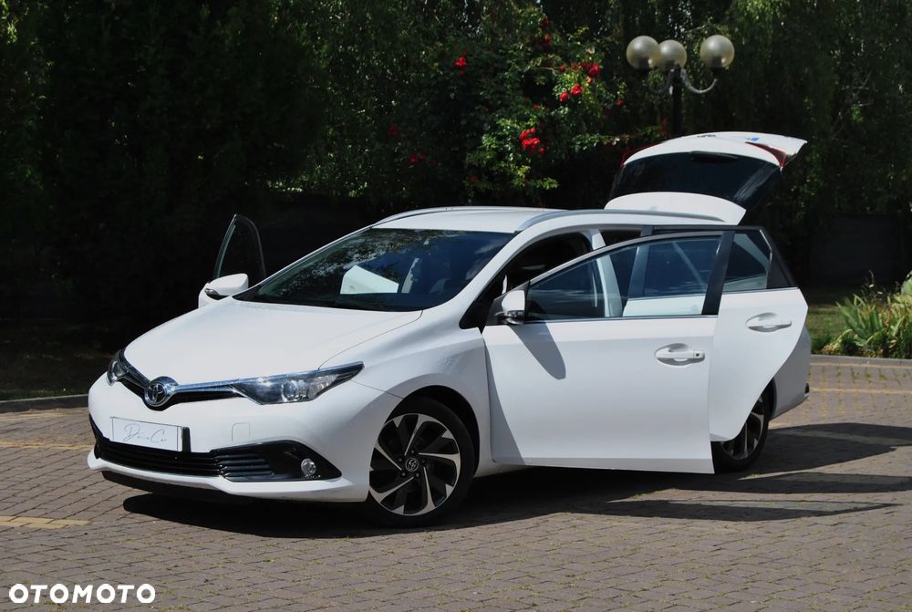 Toyota Auris 2015