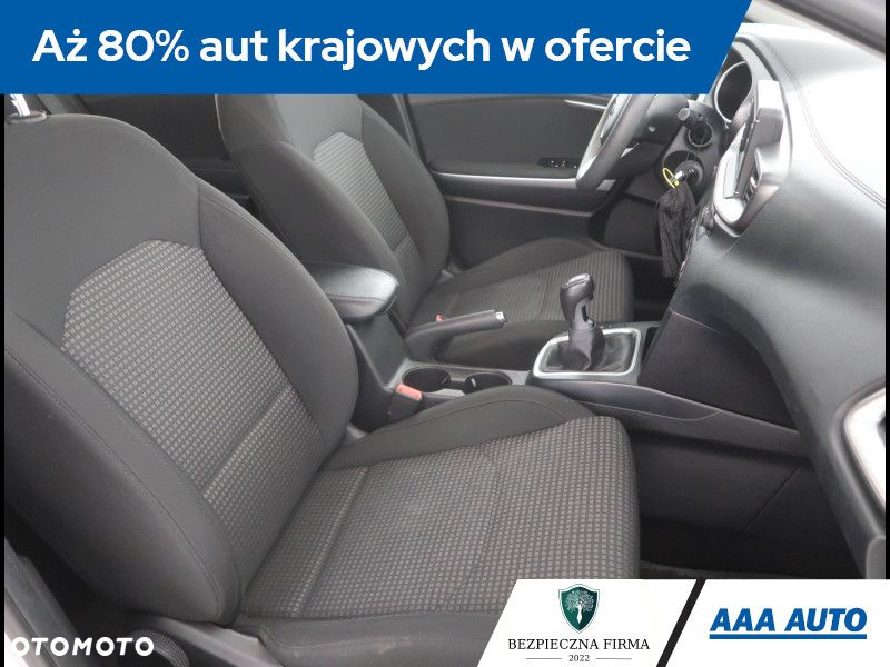 Kia Ceed - 10