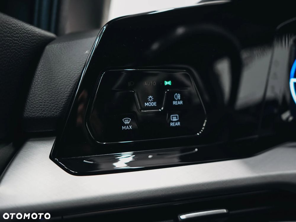 Volkswagen Golf - 21