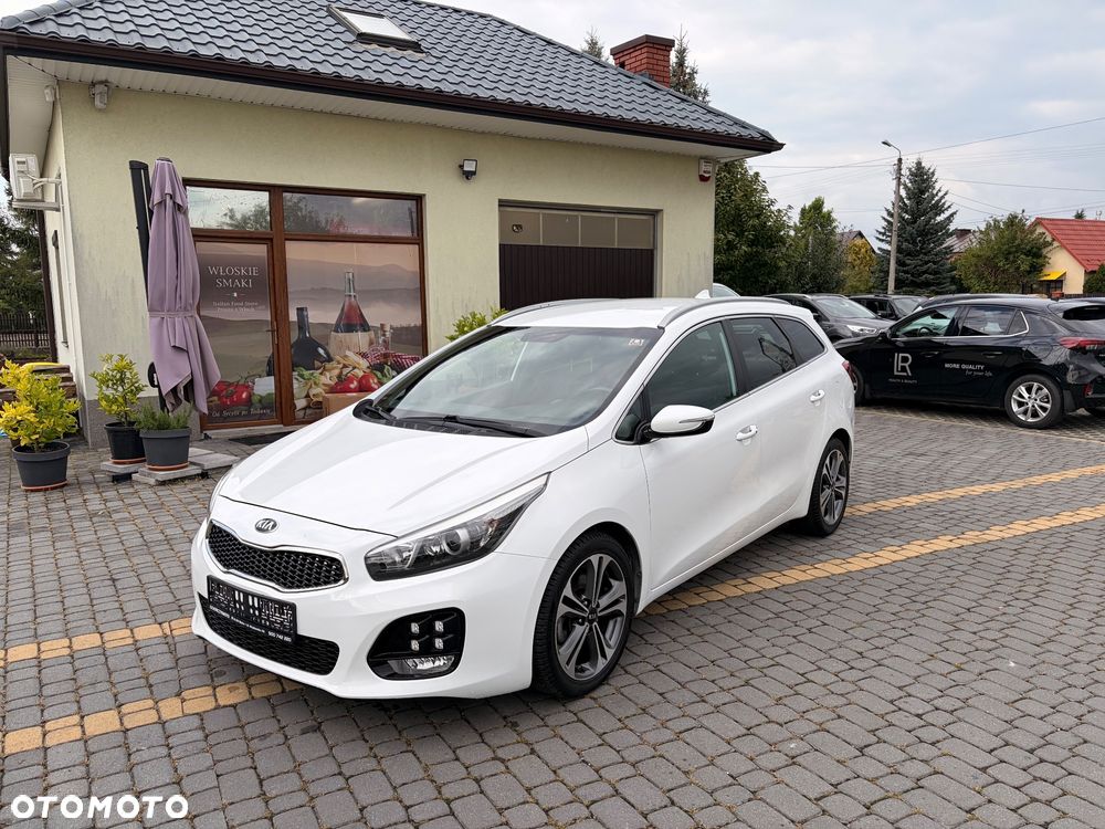Kia Ceed - 11