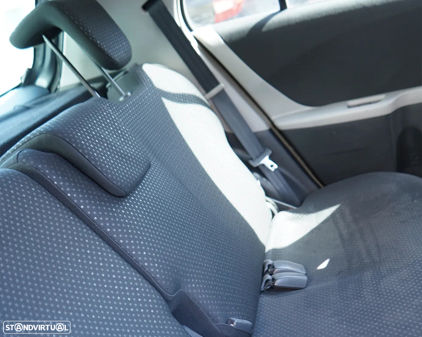 Toyota Yaris 1.0 VVT-i AC - 9