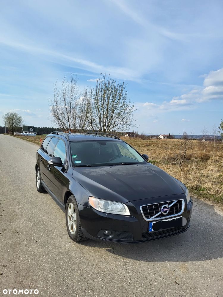 Volvo V70 2.4D Momentum - 4