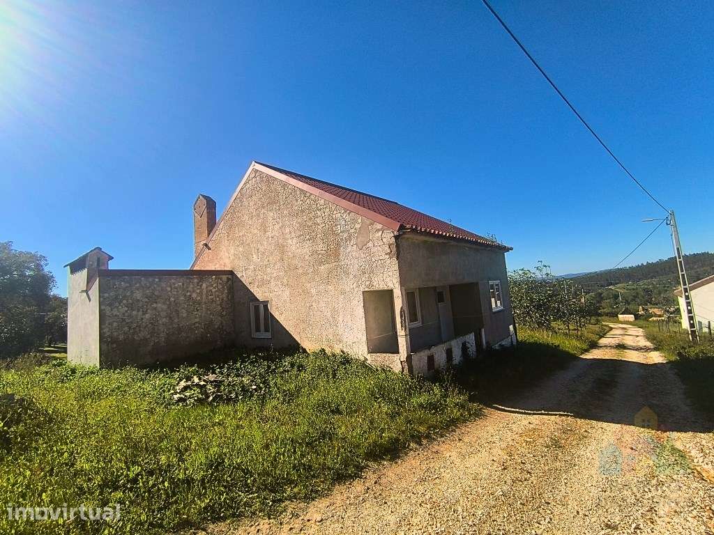 Moradia T3 isolada com terreno em Abrantes - Grande imagem: 3/11