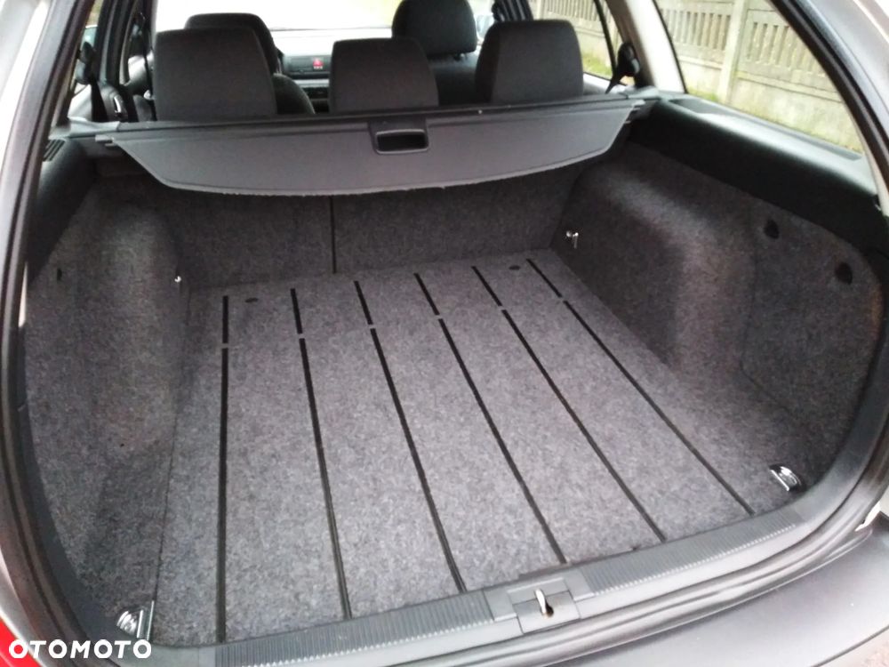 Skoda Octavia 2.0 Combi Ambiente 4x4 - 27