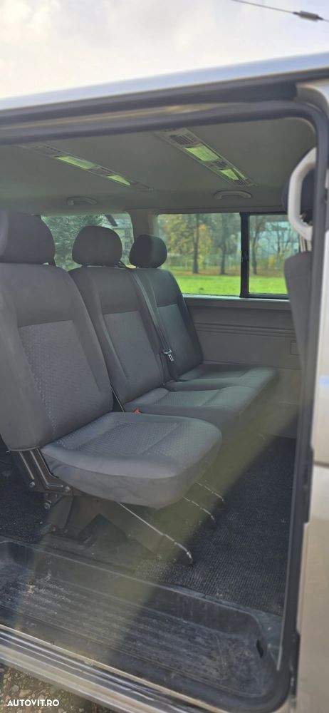 Volkswagen Caravelle - 13