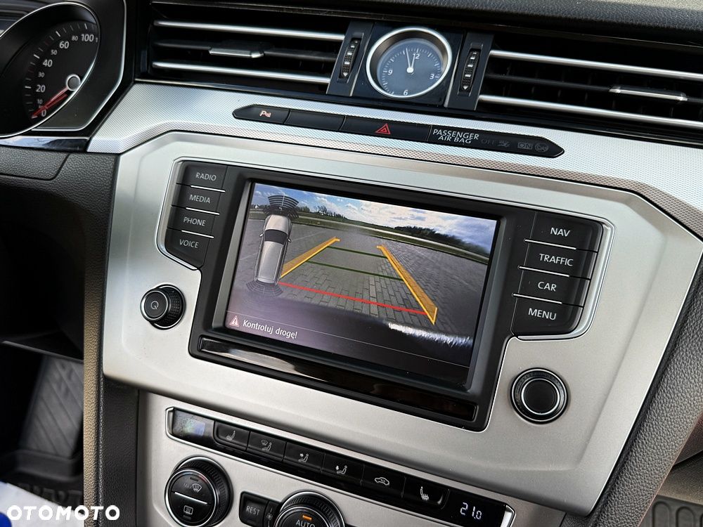 Volkswagen Passat Variant 2.0 TDI (BlueMotion Technology) Highline - 34