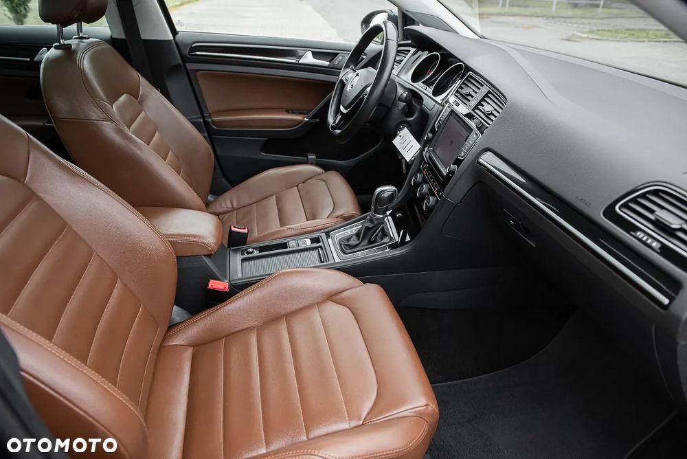 Volkswagen Golf - 30