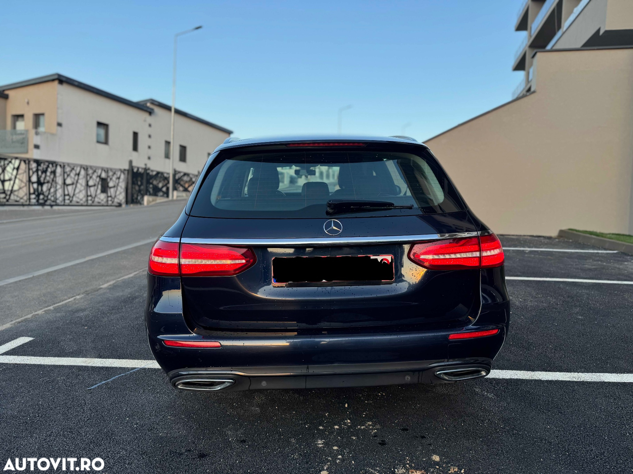 Mercedes-Benz E 200 d T 9G-TRONIC - 8