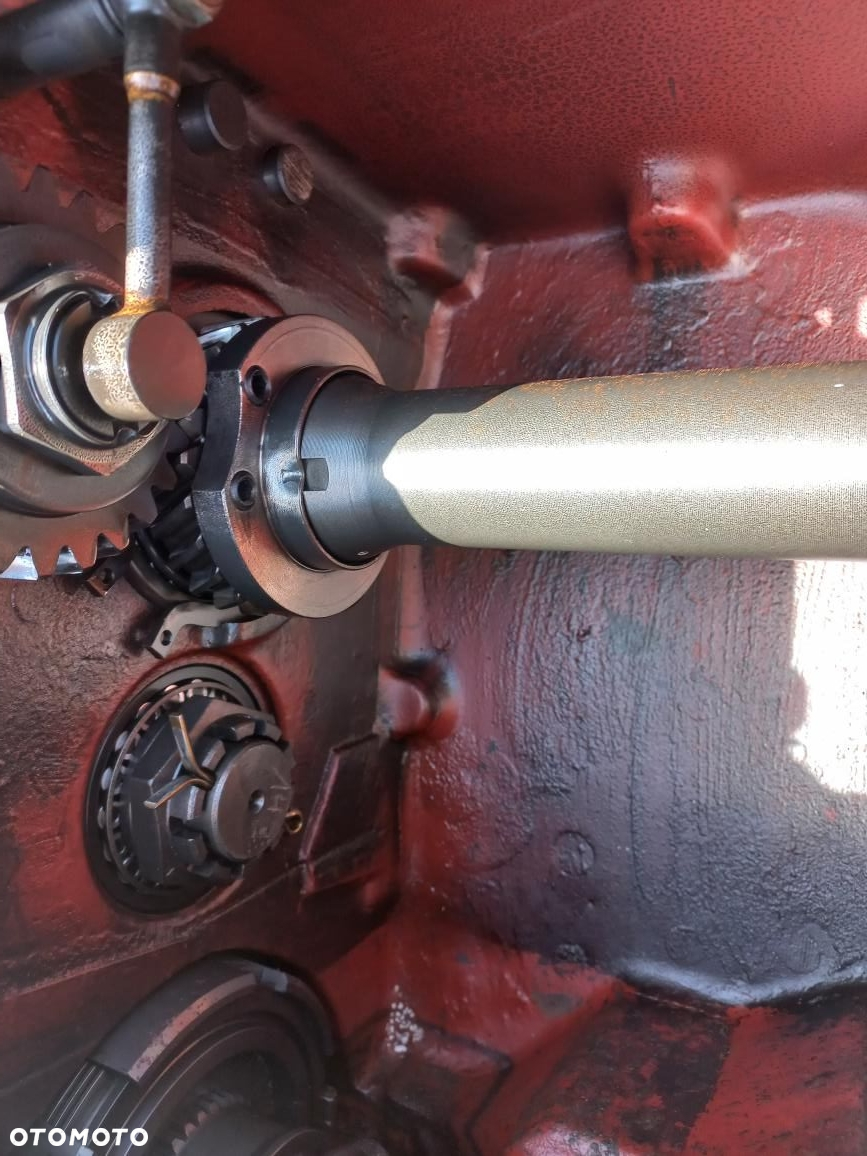 CZĘŚCI DO SKRZYNI BIEGÓW DEUTZ FAHR DX 6.05,6.10,6.30,4,50 .OBUDOWA,WAŁEK,SYNCHRONIZATOR,PRZESÓWKA,KOŁO ZĘBATE,ŁOŻYSKO,WYBIERAK,WIDEŁKI.PRZYSTAWKA NAPĘDU. - 8