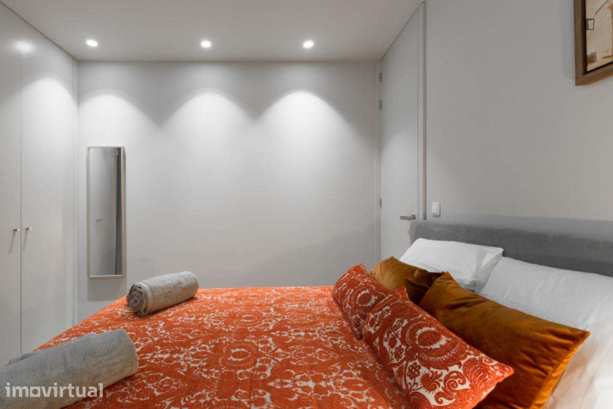 Apartamento com 3 quartos - localizado em Cedofeita Porto - Grande imagem: 4/52