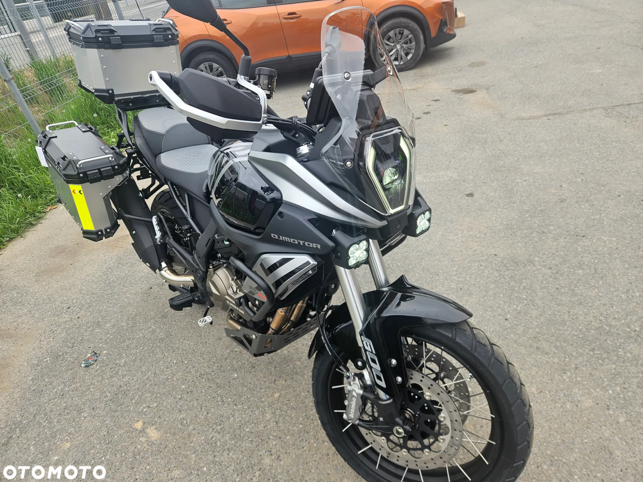 QJMOTOR SRT 600SX - 15