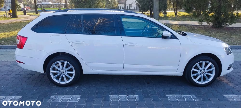 Skoda Octavia 1.6 TDI DSG Ambition - 3