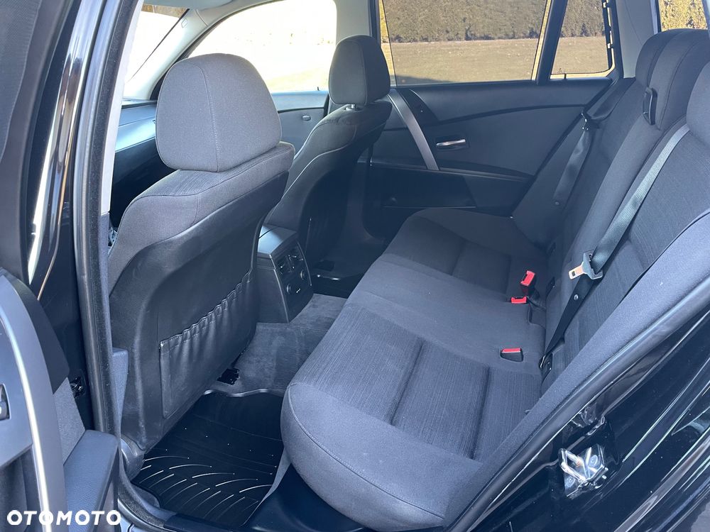 BMW Seria 5 525i Touring - 8