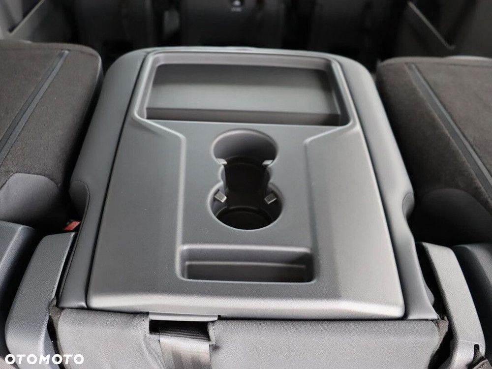 Ford Tourneo Custom - 22