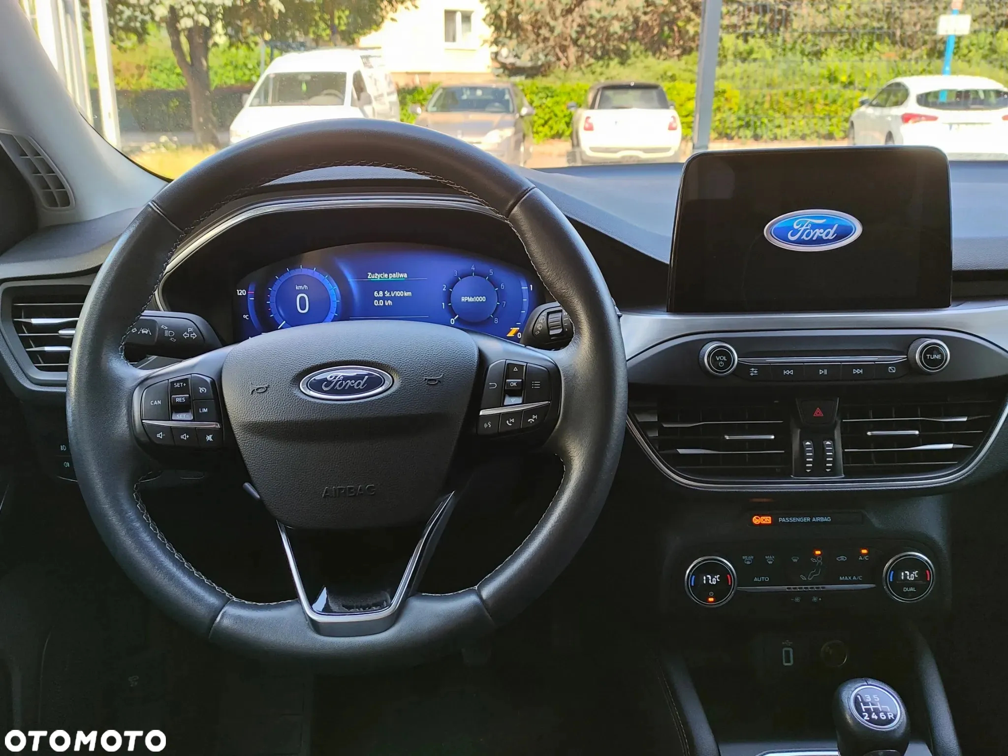 Ford Focus 1.0 EcoBoost Hybrid TITANIUM - 6