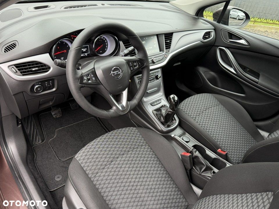 Opel Astra 1.4 Turbo Innovation - 17