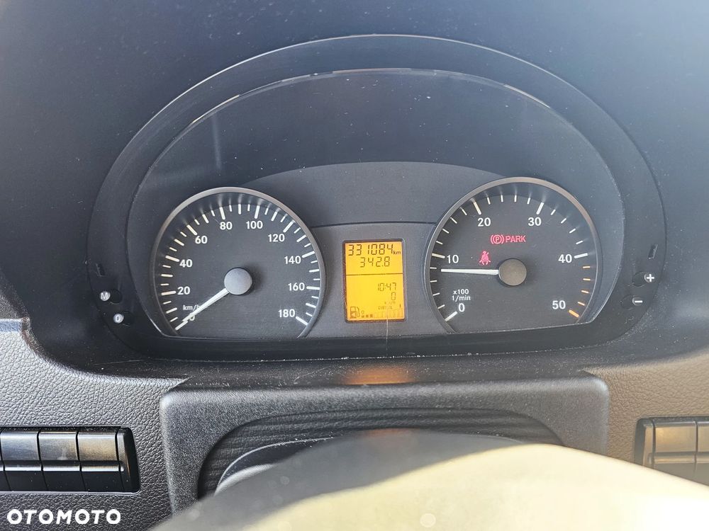 Mercedes-Benz Sprinter - 9