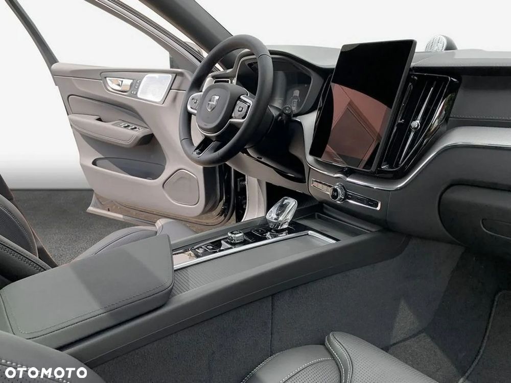 Volvo XC 60 B5 B AWD Ultra Black Edition - 24