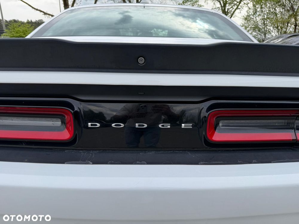 Dodge Challenger - 14