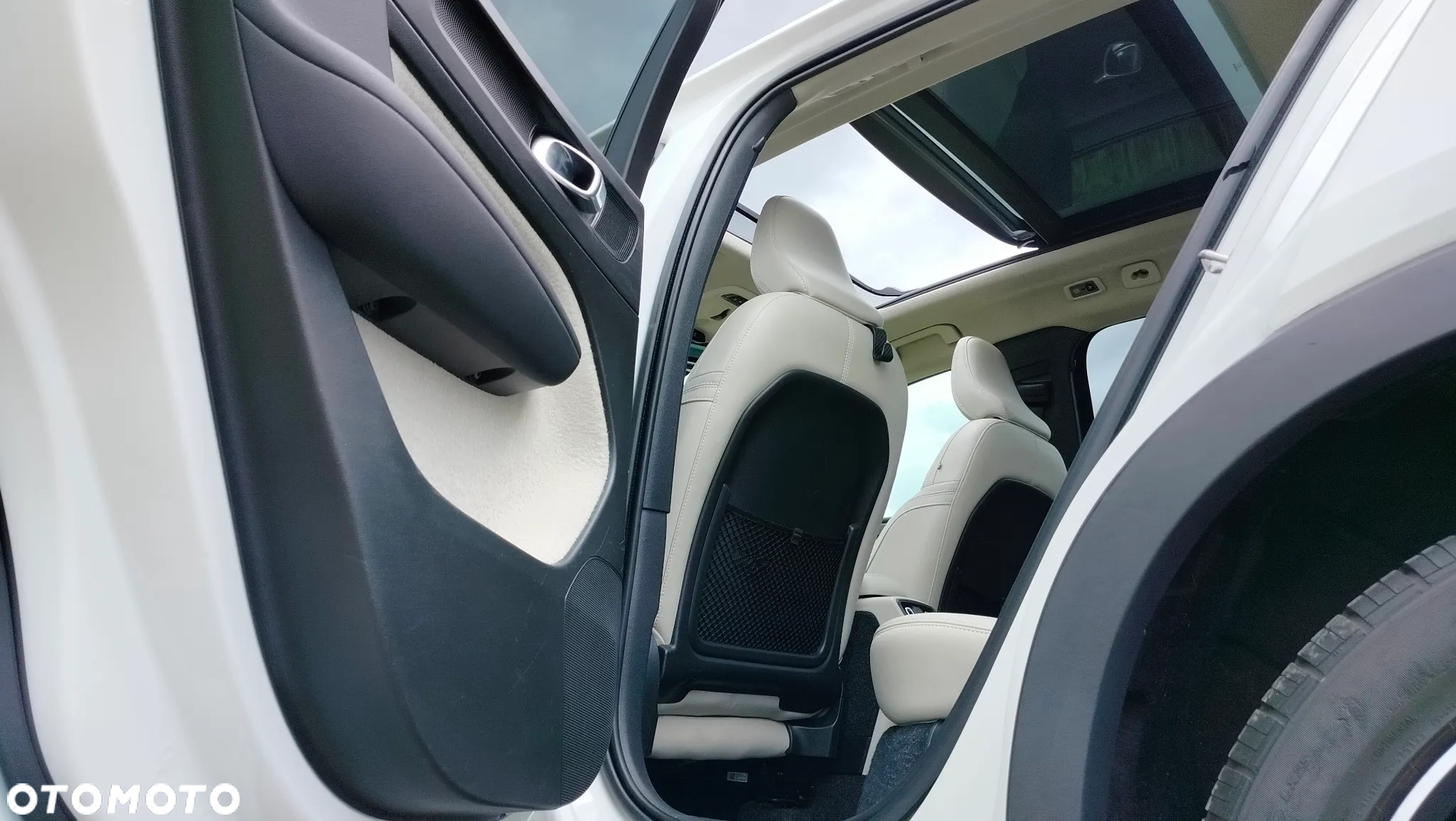 Volvo XC 40 T5 AWD Momentum Pro - 24