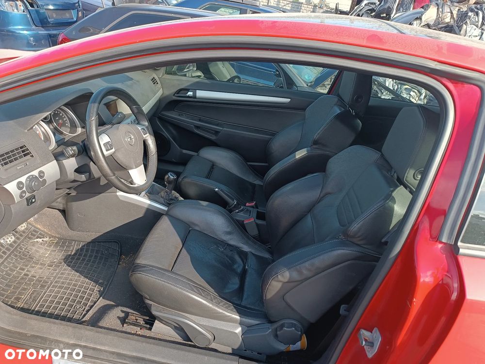 Opel astra H GTC Z silnikiem 1.6 turbo o ozn. Z16LET i skrzynią manualną 6 biegów M32 kod lakieru  Z50B - 7