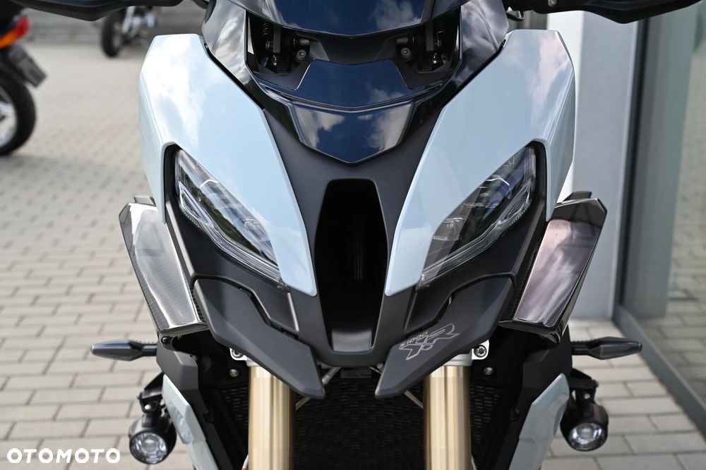 BMW XR - 19