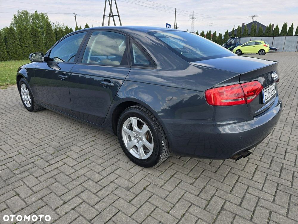Audi A4 Limousine - 12