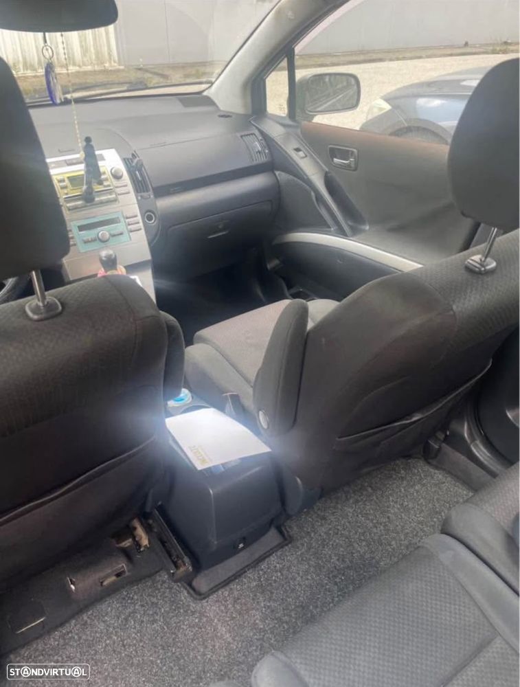 Toyota Corolla Verso 2.0 D-4D - 6