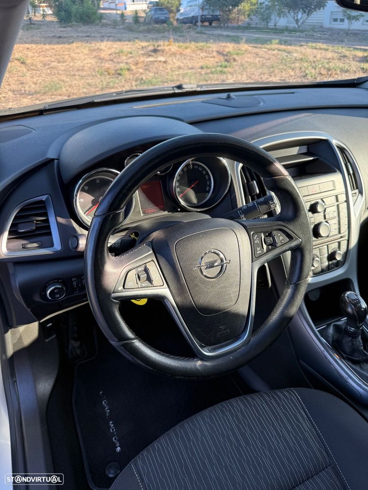 Opel Astra Sports Tourer - 20