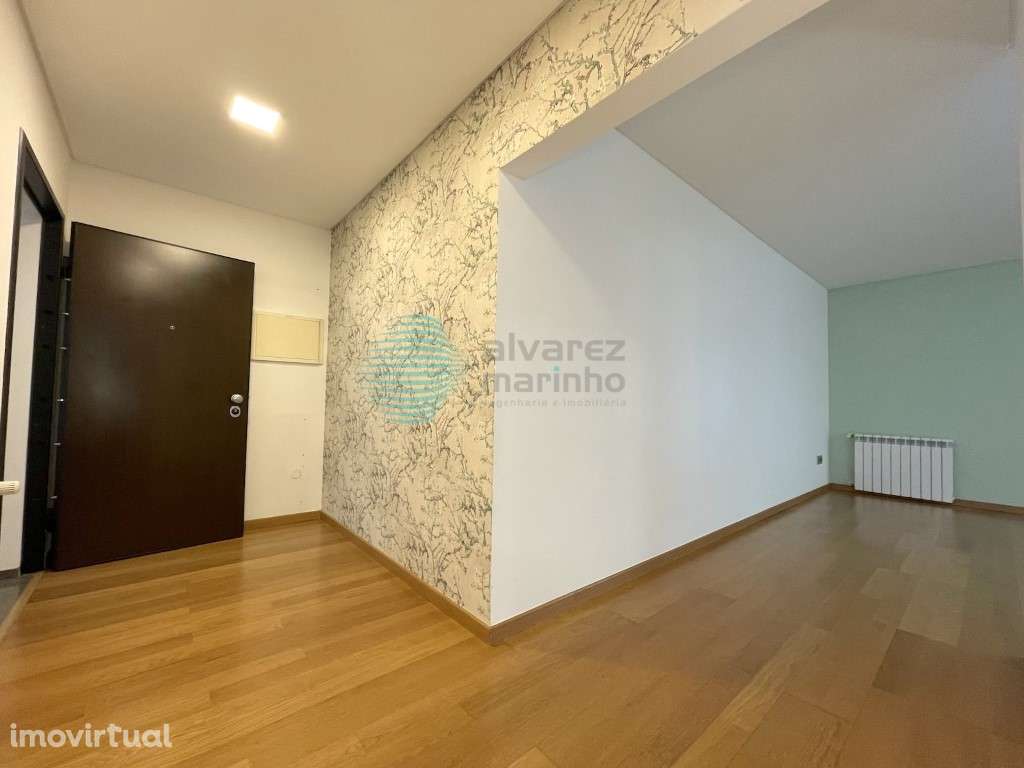 Apartamento T3 no CENTRO TORRES VEDRAS com 2 Lugares de estacioname... - Grande imagem: 3/43