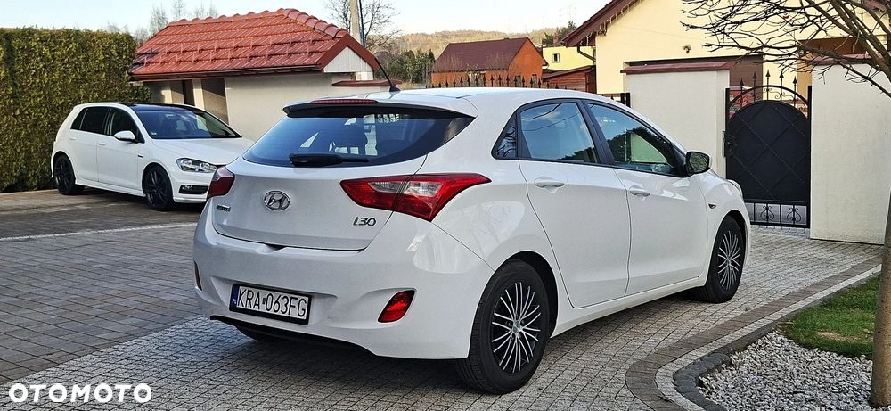 Hyundai i30 blue 1.4 Style - 3