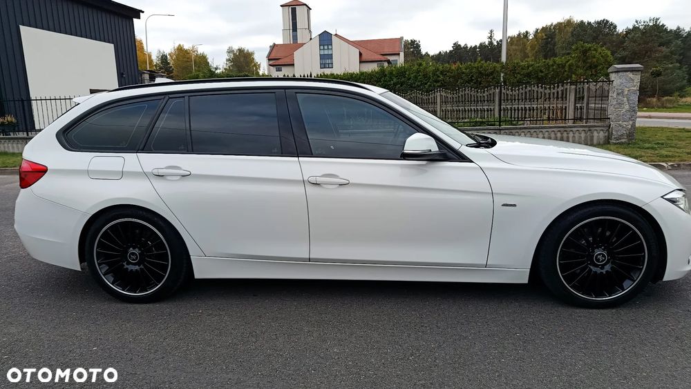 BMW Seria 3 320d Sport - 24