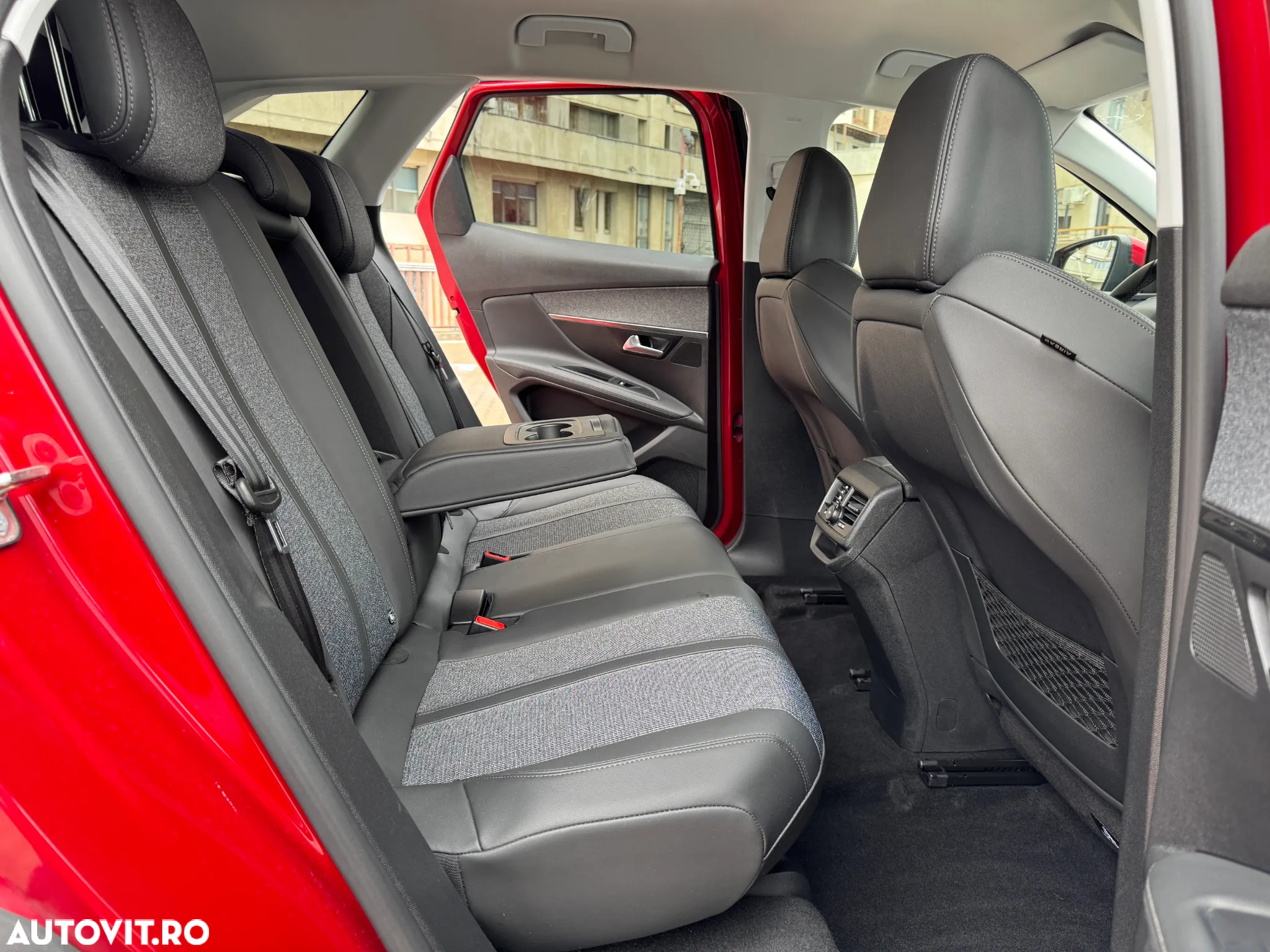 Peugeot 3008 BlueHDi 130 Stop & Start EAT8 Allure Business-Paket - 17