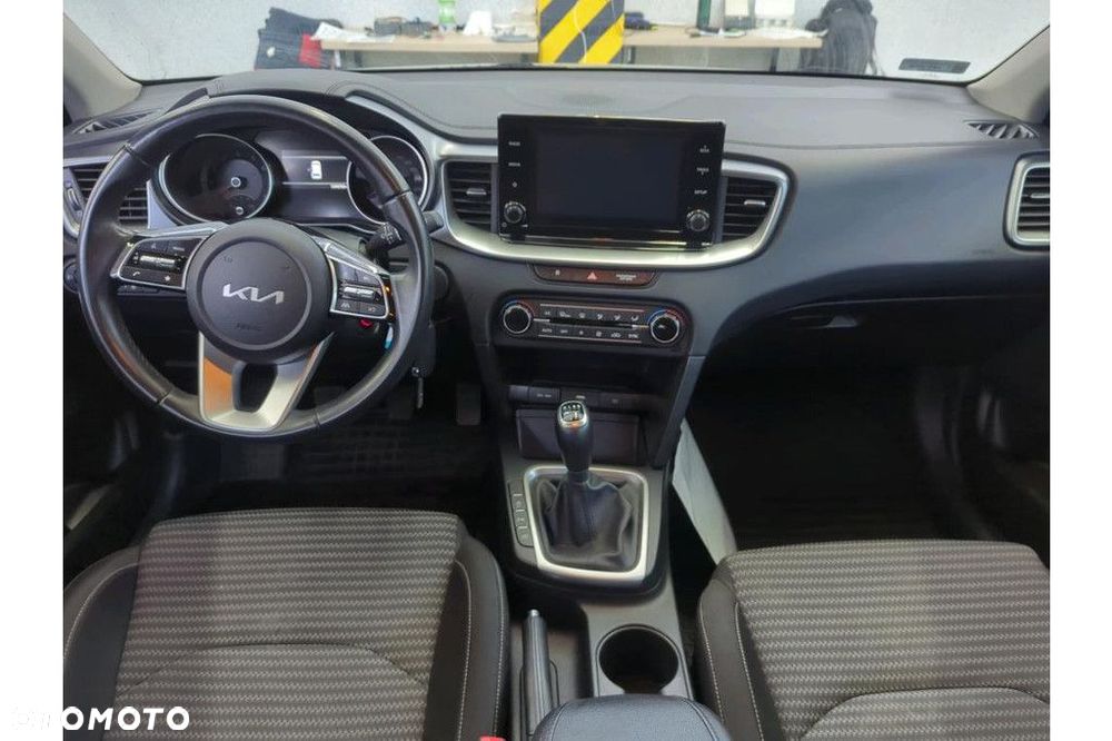Kia Ceed 1.5 T-GDI M - 9