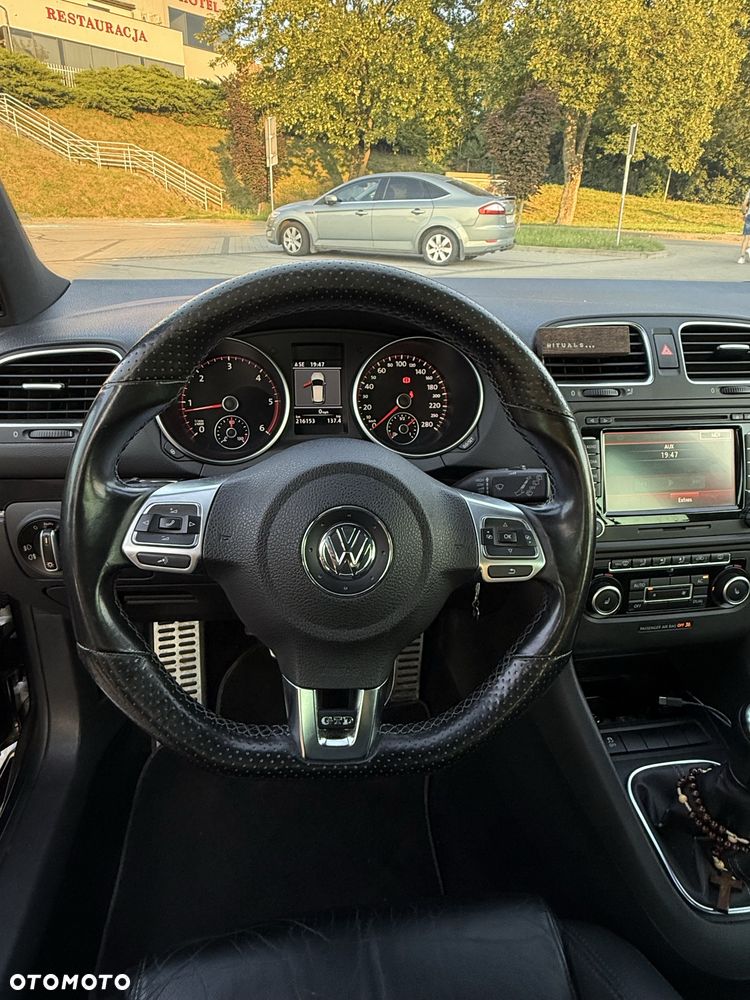Volkswagen Golf - 6