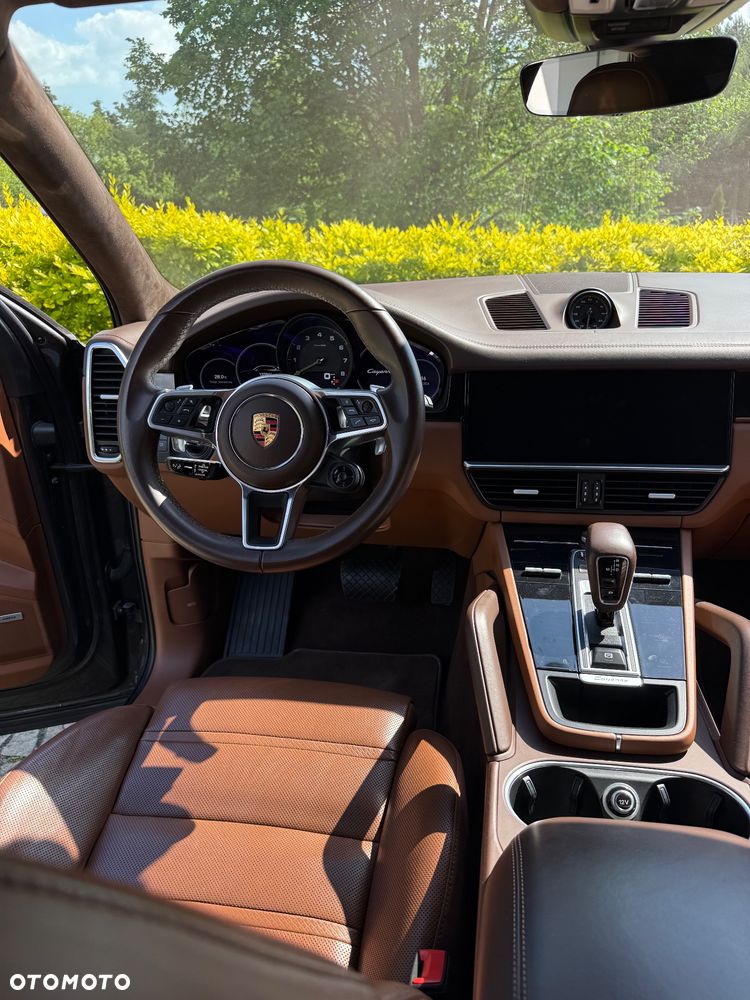 Porsche Cayenne - 19