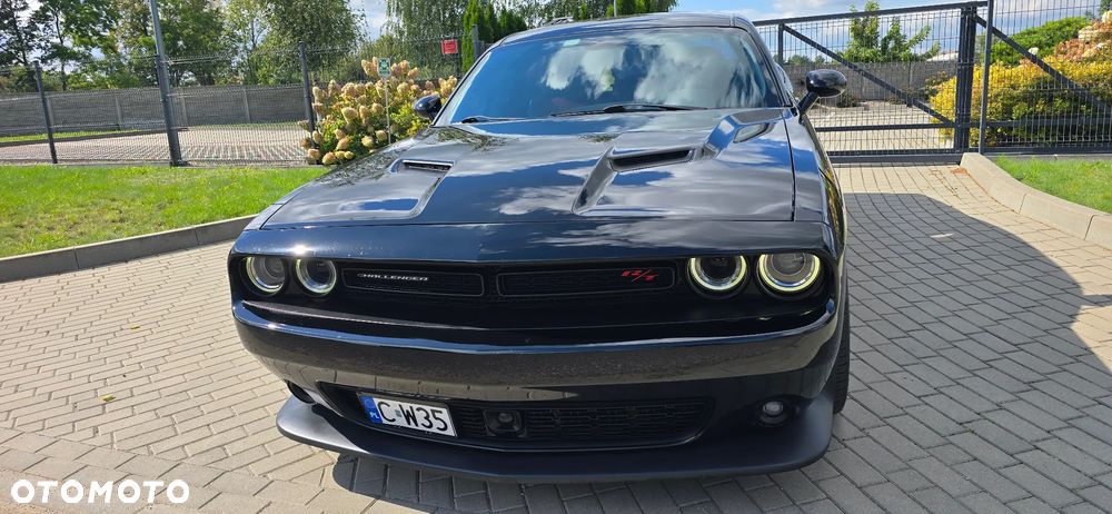 Dodge Challenger - 35