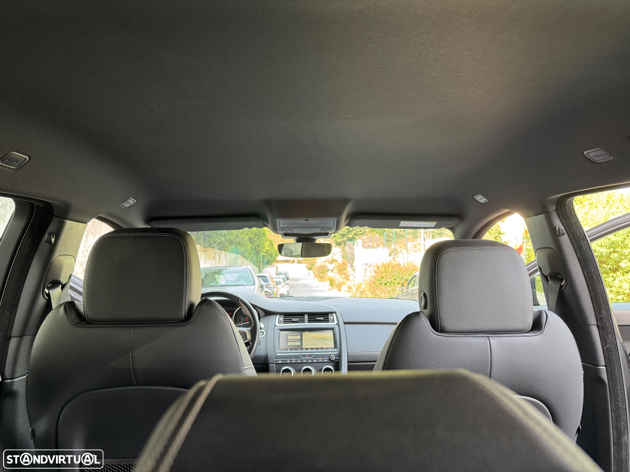 Jaguar E-Pace 2.0 i4D R-Dynamic S - 32