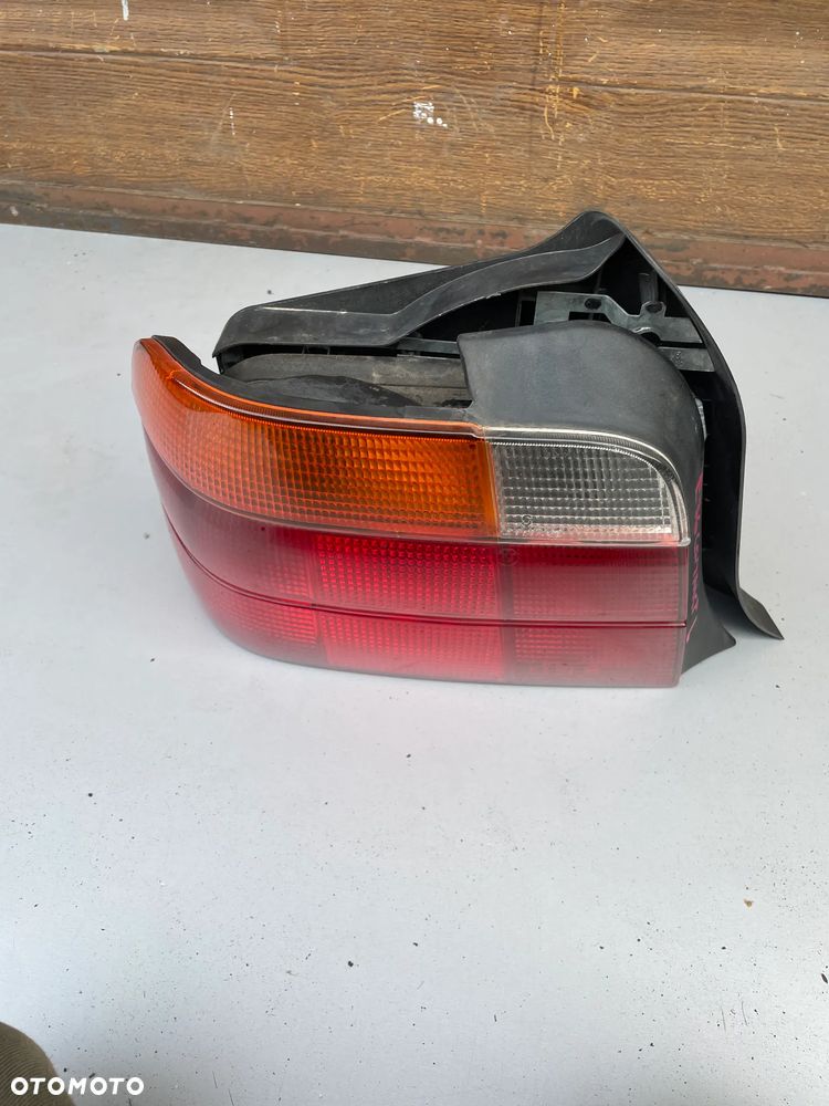 Lampa lewa tył bmw e36 compact - 1